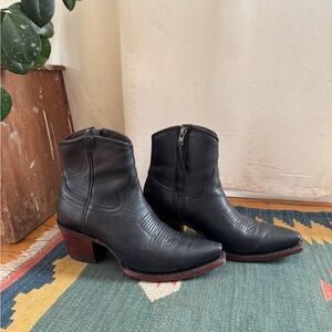 Tecovas The Daisy in Carmel Leather, size 7